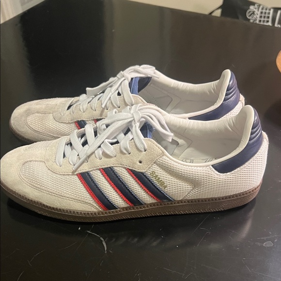 Adidas Men's White and NavySamba Sneakers with Red Stripes size 12 - Picture 1 of 6